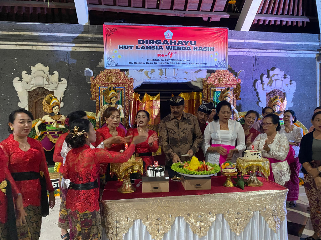 Perayaan Hut Lansia Werda Kasih Banjar Belang